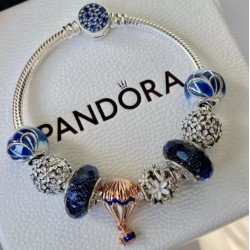 Bracelet à chaîne serpentine avec fermoir Disque bleu scintillant Pandora Moments